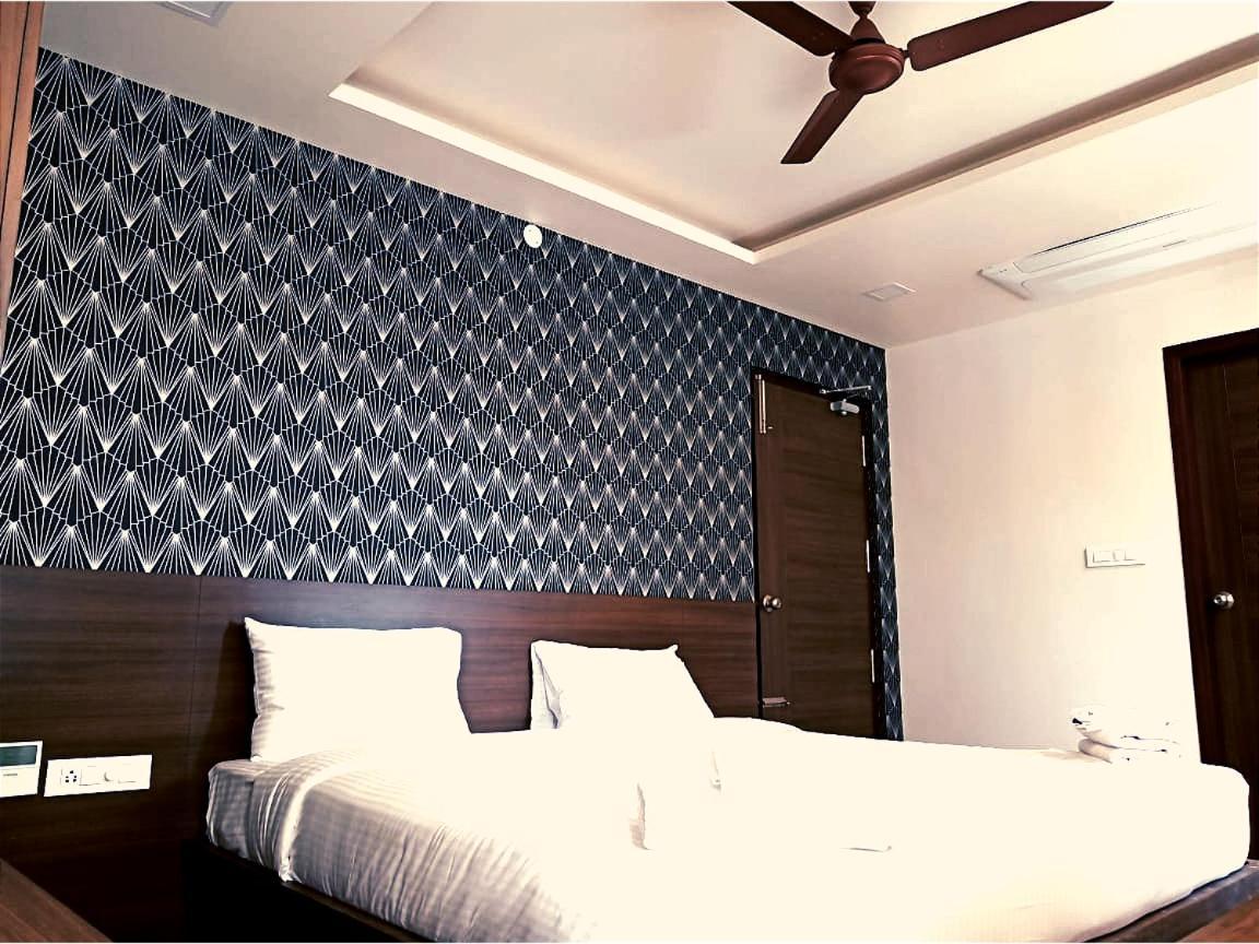Hotel Vintage Castle Коимбатур Экстерьер фото