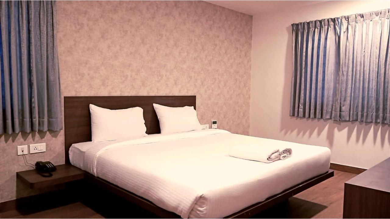 Hotel Vintage Castle Коимбатур Экстерьер фото